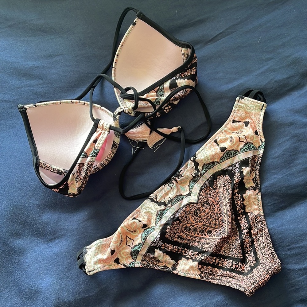 Victoria's Secret Black Paisley Print Push-Up Bikini - Picture 4 of 7